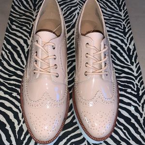 Eclectic patent leather platform dress shoe  💞